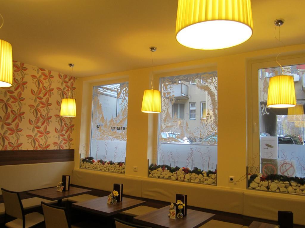 Garni Hotel Zenit Novi Sad Exterior foto