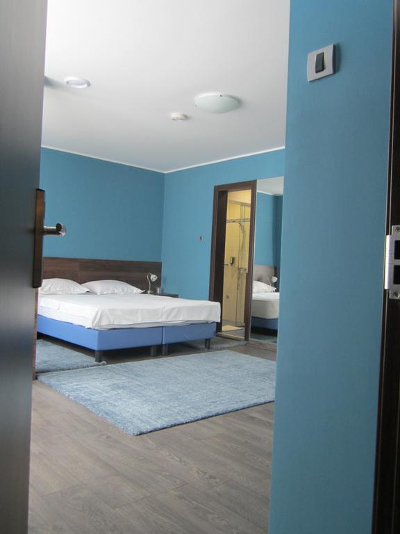 Garni Hotel Zenit Novi Sad Exterior foto
