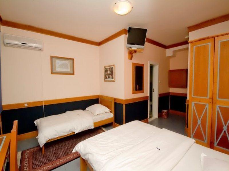 Garni Hotel Zenit Novi Sad Exterior foto