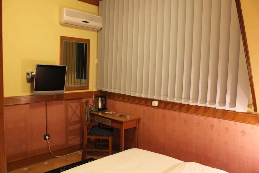 Garni Hotel Zenit Novi Sad Exterior foto