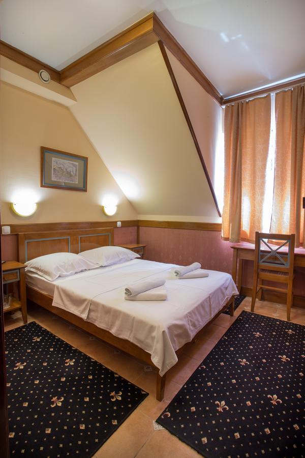 Garni Hotel Zenit Novi Sad Exterior foto
