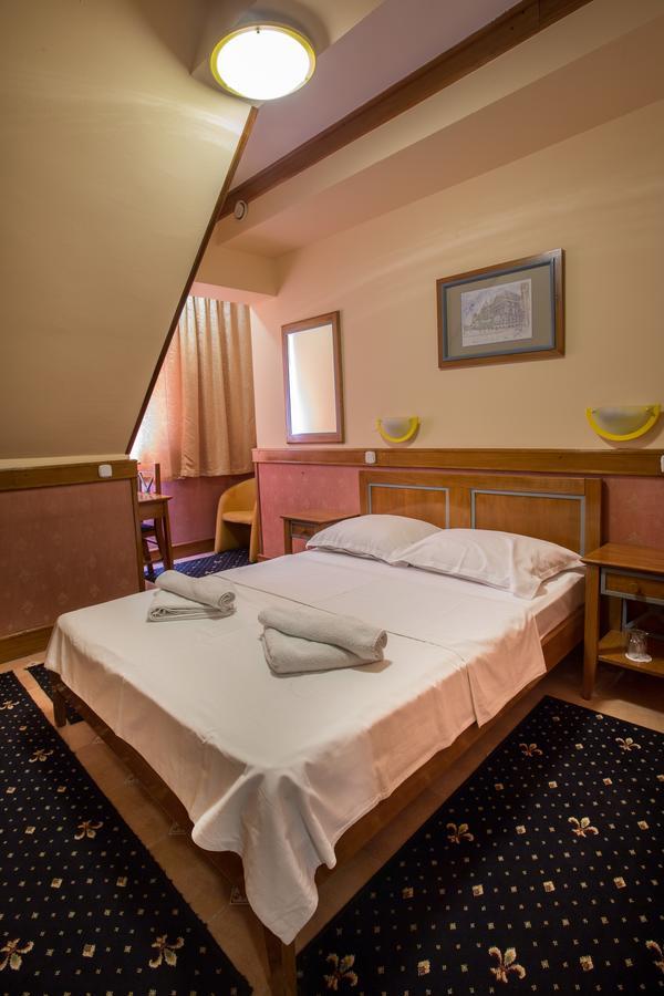 Garni Hotel Zenit Novi Sad Exterior foto