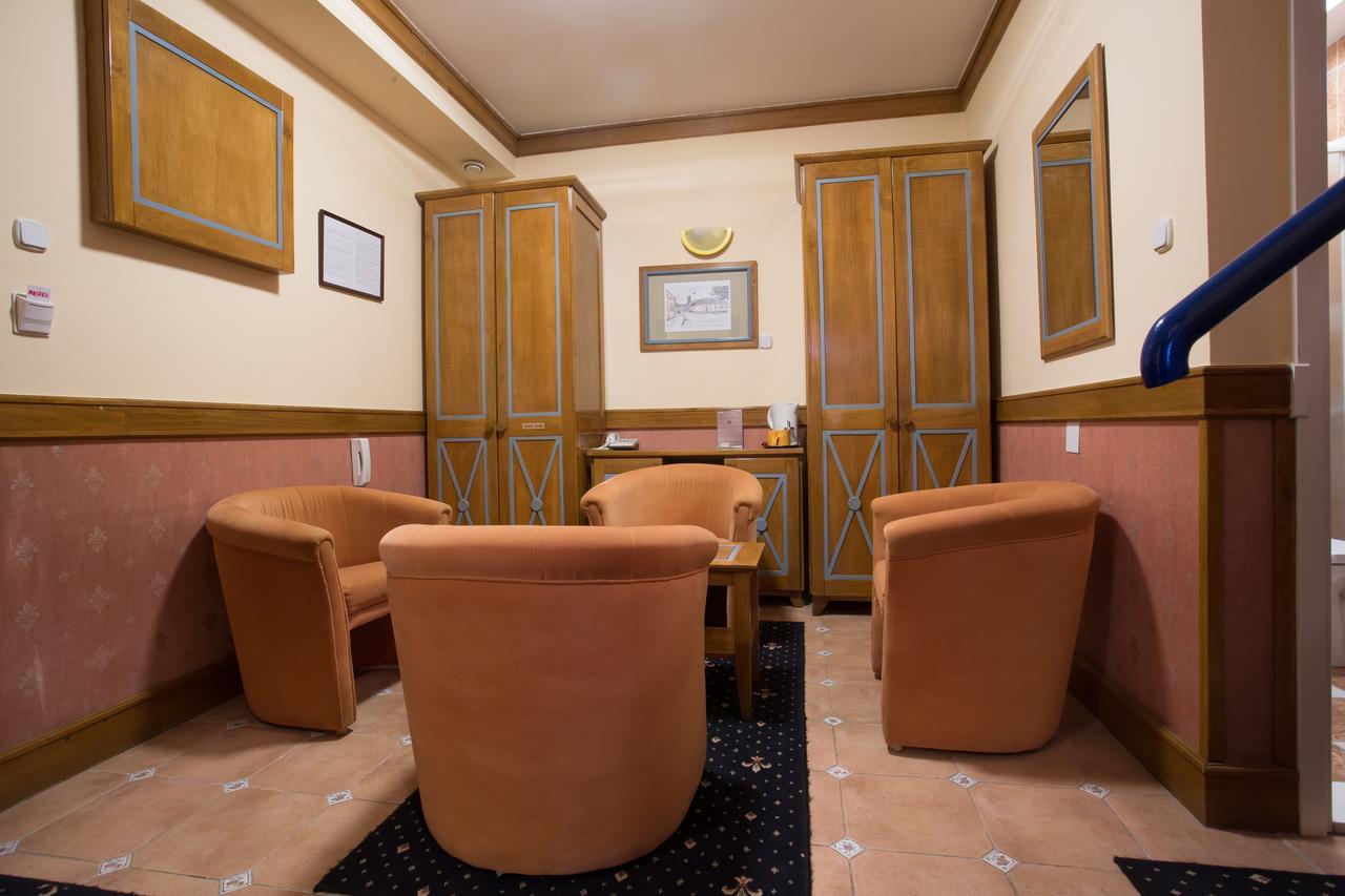 Garni Hotel Zenit Novi Sad Exterior foto